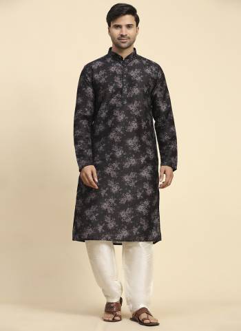 For A festive Wear,Grab These Readymade Kurta in Fine Colored.These Kurta is Fabricated On Rado Cotton With Designer Digital Printed.Buy Now.