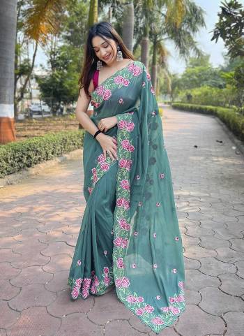 Attrective Looking These Party Wear Saree in Fine Colored.These Saree Are Organza And Blouse is Fabricated On Art Silk.Its Beautified With Designer Thread Embroidery Work.