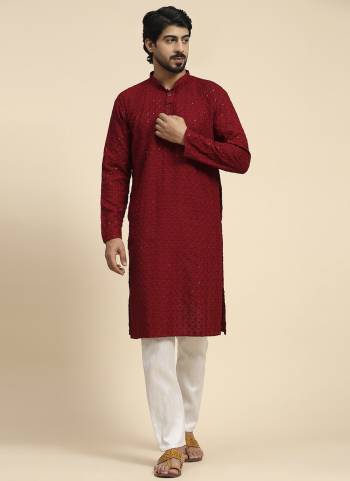 For A festive Wear,Grab These Readymade Kurta in Fine Colored.These Kurta is Fabricated On Rayon Cotton With Designer Chikankari Embroidry Work.Buy Now.