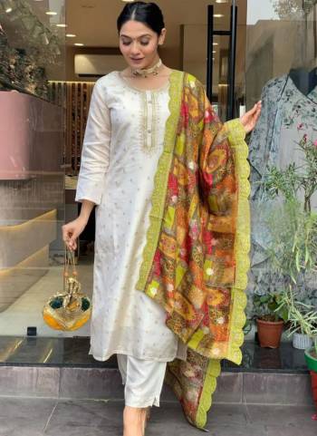 Attrective These Suit in Fine Colored Pair With Bottom And Dupatta.These Top Are Jacquard Butti And Bottom Are Fabricated On Viscose Pair With Natural Crepe Dupatta.Its Beautified With Designer Embroidery Work With Printed.