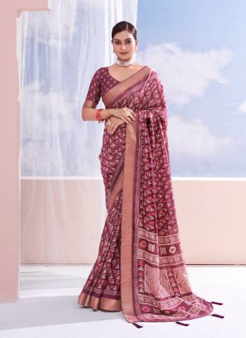 Garb These Party Wear Saree in Fine Colored.These Saree And Blouse is Fabricated On Dolla Silk Pair.Its Beautified With Wevon Jari Border Designer With Designer Printed.