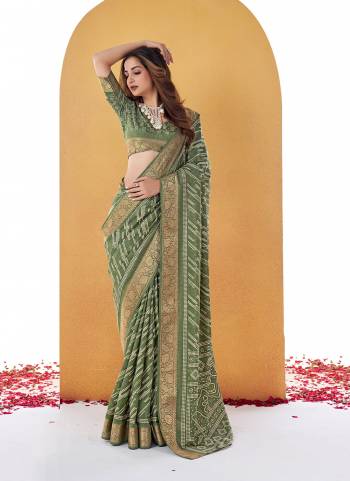 Garb These Party Wear Saree in Fine Colored.These Saree And Blouse is Fabricated On Dolla Silk Pair.Its Beautified With Wevon Jari Border Designer With Designer Printed.