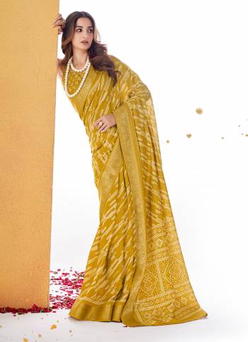 Garb These Party Wear Saree in Fine Colored.These Saree And Blouse is Fabricated On Dolla Silk Pair.Its Beautified With Wevon Jari Border Designer With Designer Printed.