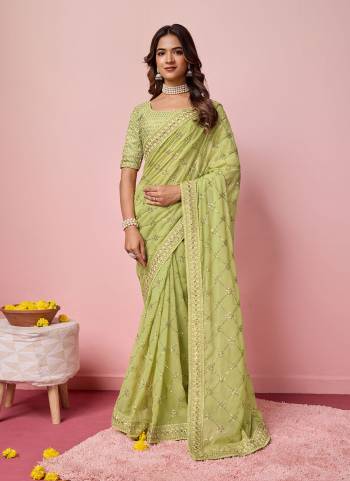 Garb These Party Wear Saree in Fine Colored.These Saree Are Georgette And Blouse is Georgette Fabricated.Its Beautified With Designer Coding,Sequance Embroidery Work.