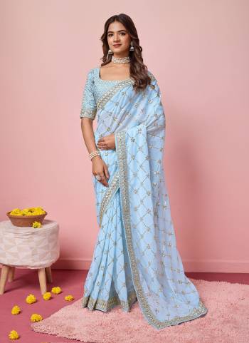 Garb These Party Wear Saree in Fine Colored.These Saree Are Georgette And Blouse is Georgette Fabricated.Its Beautified With Designer Coding,Sequance Embroidery Work.