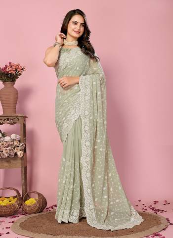 Looking These Party Wear Saree in Fine Colored.These Saree Are Georgette And Blouse is Art Silk Fabricated.Its Beautified With Designer Thread,Sequance Embroidery Work.