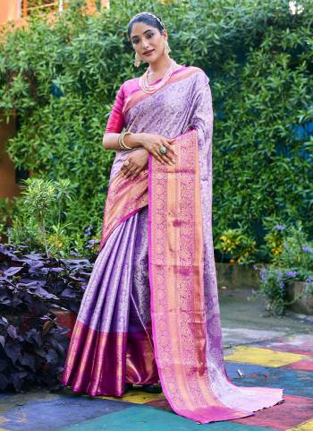 Attrective These Party Wear Saree in Fine Colored.These Saree And Blouse is Fabricated On Banarasi Handloom Silk.Its Beautified With Heavy Weavon Designer.