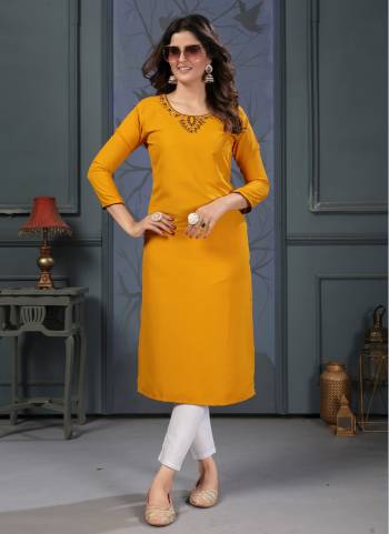 Grab These Beautiful Looking Readymade Kurti.These Kurti is Fabricated On Maaza Cotton.Its Beautified With Designer Hand Work With Pocket.