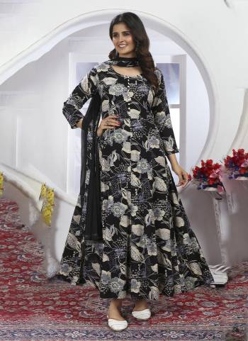 Garb These Beautiful Looking Readymade Long Kurti With Dupatta.These Kurti Are Rayon And Dupatta Are Nazmin Fabricated.Its Beautified With Disigner Printed,HandWork.