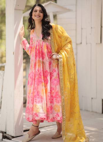 Attrective Looking These Beautiful Looking Readymade Long Kurti With Dupatta.These Kurti is Fabricated On Russian Silk And Russian Silk Dupatta.Its Beautified With Designer Digital Printed With Embroidery Work Dupatta.