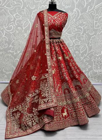 For A Fancy Designer Look,Grab These Lehenga Choli With Dupatta in Fine Colored.These Lehenga And Choli Are Silk And Dupatta Are Fabricated On Soft Net Pair.Its Beautified With Designer Sequance Touch Up,Dori,Chapat Jari Embroidery, Diamond Work.