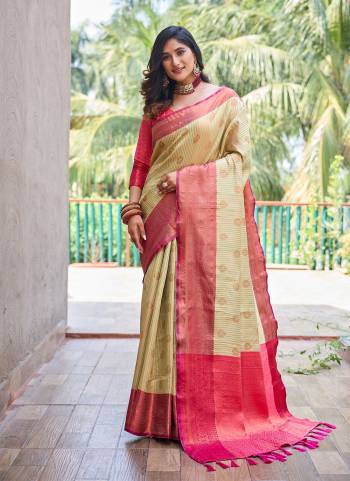 Garb These Party Wear Saree in Fine Colored.These Saree And Blouse is Fabricated On Kanchi Silk.Its Beautified With Weavon Jari Designer.