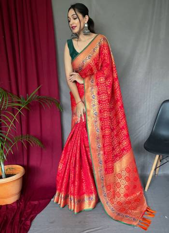 Attrective This Partywear Saree Paired With Blouse.This Saree And Blouse Are Patola Silk Based Fabric With Weaving Jacquard Jari Designer. Buy This Pretty Saree Now.