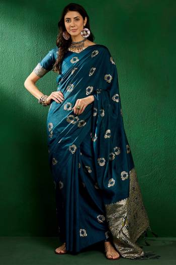 Garb These Party Wear Saree in Fine Colored.These Saree And Blouse is Staple Dola Cotton Fabricated.Its Beautified With Weaving Jacquard Designer.