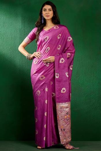 Garb These Party Wear Saree in Fine Colored.These Saree And Blouse is Staple Dola Cotton Fabricated.Its Beautified With Weaving Jacquard Designer.