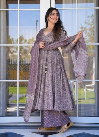 Atrective These Beautiful Looking Readymade Plazzo Suits.These Top Are Cotton Silk And Bottom Are Cotton Fabricated On Cotton Dupatta.Its Beautified With Designer Digital Printed.