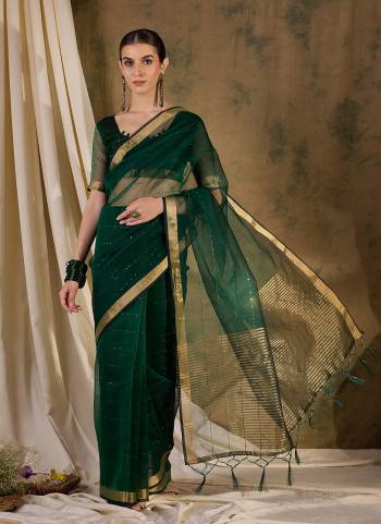 Attrective These Party Wear Saree in Fine Colored.These Saree And Blouse is Organza Silk Fabricated.Its Beautified With Wevon Jari Pallu Border Designer With Sequance Lining Work.