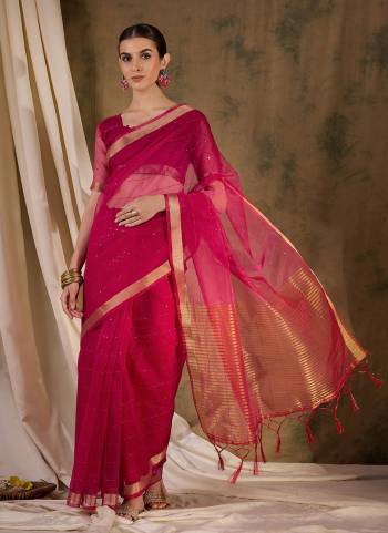 Attrective These Party Wear Saree in Fine Colored.These Saree And Blouse is Organza Silk Fabricated.Its Beautified With Wevon Jari Pallu Border Designer With Sequance Lining Work.