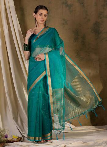 Attrective These Party Wear Saree in Fine Colored.These Saree And Blouse is Organza Silk Fabricated.Its Beautified With Wevon Jari Pallu Border Designer With Sequance Lining Work.