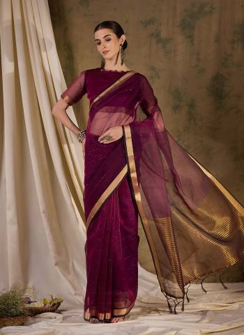 Attrective These Party Wear Saree in Fine Colored.These Saree And Blouse is Organza Silk Fabricated.Its Beautified With Wevon Jari Pallu Border Designer With Sequance Lining Work.