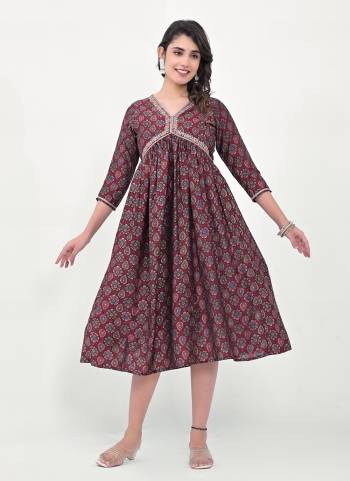 Looking These Beautiful Looking Readymade Long Kurti.These Kurti Are Silk Blend Fabricated.Its Beautified With Disigner Printed.