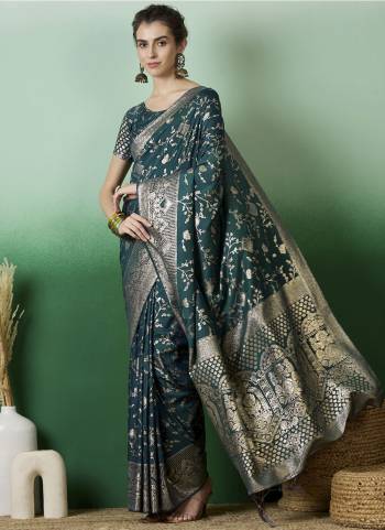 Attrective These Party Wear Saree in Fine Colored.These Saree And Blouse Is Staple Dola Cotton Fabricated.Its Beautified With Wevon Jacquard Designer.