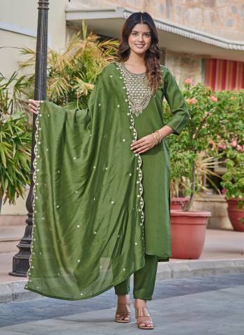 Grab These Readymade Suit in Fine Colored Pair With Bottom And Dupatta.These Top And Bottom Are Fabricated On Chanderi Pair With Nylon Chanderi Dupatta.Its Beautified With Designer Embroidery Work.