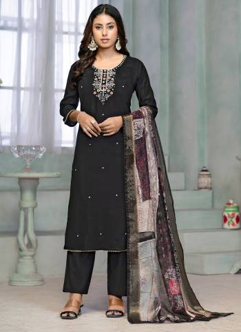 Attrective These Beautiful Looking Partywear Readymade Suits.These Top Are Rayon Cotton And Bottom Are Rayon Cotton And Dupatta Are Banarasi Organza Fabricated.Its Beautified With Disigner Embroidery Work,Printed Dupatta.