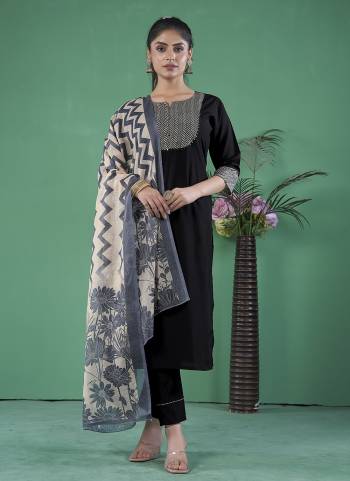 Garb These Beautiful Looking Readymade Suits.These Top And Bottom Are Art Silk And Dupatta Are Art Silk Fabricated.Its Beautified With Disigner Embroidery Work With Printed.