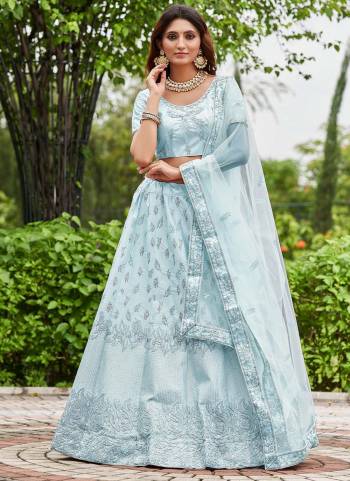 Looking These Partywear Lehenga Choli in Fine Colored.These Lehenga Are Satin Silk Choli Are Satin Silk And Dupatta Are Fabricated On Net Pair.Its Beautified With Designer Embroidery Work.