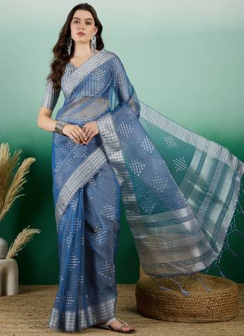 Garb These Party Wear Saree in Fine Colored.These Saree And Blouse Is Khadi Organza Fabricated.Its Beautified With Wevon Jacquard Designer.