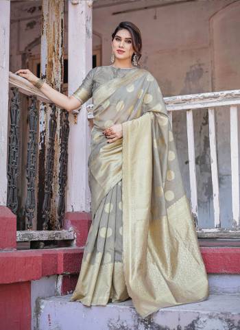 Looking These Festive Wear Saree in Fine Colored.These Saree And Blouse is Fabricated On Chanderi Silk.Its Beautified With Weaving Jari Designer.