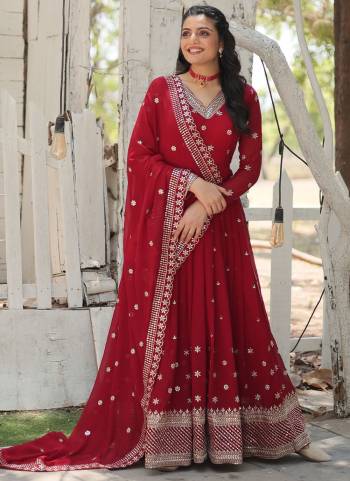 Garb These Beautiful Looking Party Wear Readymade Long Gown With Dupatta.These Gown is Fabricated On Faux Georgette And Faux Georgette Dupatta.Its Beautified With Designer Jari,Sequance Embroidery Work.