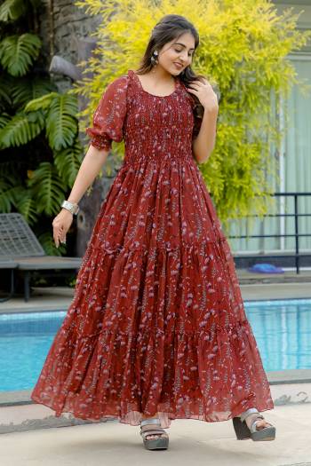 Looking These Beautiful Looking Readymade Western Long Kurti.These Kurti is Fabricated On Georgette.Its Beautified With Designer Printed.