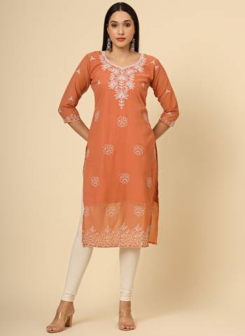 Garb These Beautiful Looking Readymade Kurti.These Kurti is Fabricated On Georgette.Its Beautified With Designer Chikankari Thread Embroidery Work.