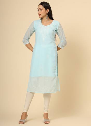 Garb These Beautiful Looking Readymade Kurti.These Kurti is Fabricated On Georgette.Its Beautified With Designer Chikankari Thread Embroidery Work.