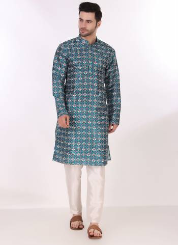 For A festive Wear,Grab These Readymade Kurta With Payjama in Fine Colored.These Kurta And Payjama is Fabricated On Art Silk With Designer Printed.Buy Now.