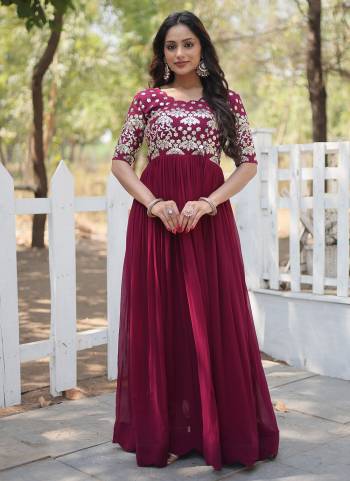 Attrective Looking These Beautiful Looking Readymade Long Gown.These Gown is Fabricated On Faux Georgette.Its Beautified With Designer Jari,Sequance Embroidery Work.