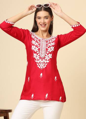 Looking These Beautiful Looking Readymade Short Kurti.These Kurti is Fabricated On Rayon.Its Beautified With Designer Chikankari Thread Embroidery Work.