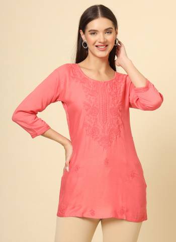 Looking These Beautiful Looking Readymade Short Kurti.These Kurti is Fabricated On Rayon.Its Beautified With Designer Lucknowi Chikankari Thread Embroidery Work.