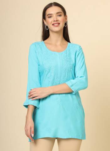 Looking These Beautiful Looking Readymade Short Kurti.These Kurti is Fabricated On Rayon.Its Beautified With Designer Lucknowi Chikankari Thread Embroidery Work.