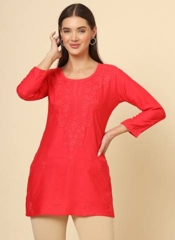 Looking These Beautiful Looking Readymade Short Kurti.These Kurti is Fabricated On Rayon.Its Beautified With Designer Lucknowi Chikankari Thread Embroidery Work.