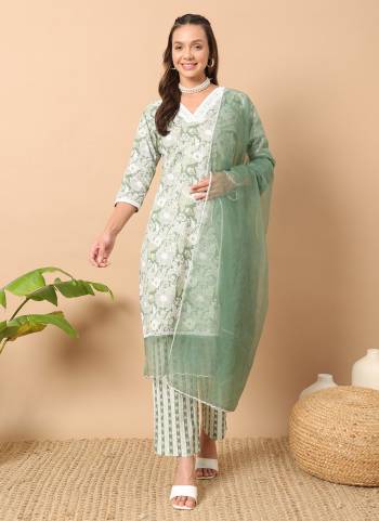 Garb These Beautiful Looking Readymade Suits.These Top And Bottom Are Cotton And Dupatta Are Chiffon Fabricated.Its Beautified With Disigner Printed.