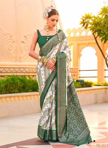 Attrective These Festival Wear Saree in Fine Colored.These Saree And Blouse is Fabricated On S V P Silk.Its Beautified With Weaving Jari Border Pallu Designer With Printed.