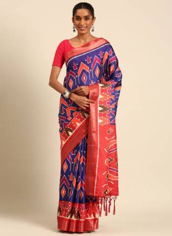 Looking These Fastive Wear Saree in Fine Colored.These Saree And Blouse is Fabricated On Cotton.Its Beautified With Weavon Designer Borser With Digital Printed.