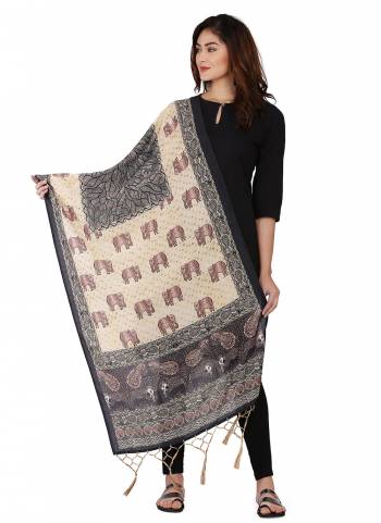 Grab These Beautiful Ethnic Colored Dupatta.This Dupatta is Fabricated On Smart Muslin Cotton Fabric . It Is Beautified With Beautiful Digital Prints And Ethnic Tussels On Pallu Side.