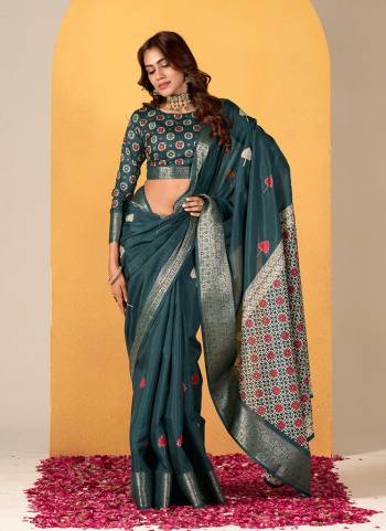 Looking These Party Wear Saree in Fine Dusty Colored.These Saree And Blouse is Fabricated On Dola Silk.Its Beautified With Weaving Designer With Foil Printed.