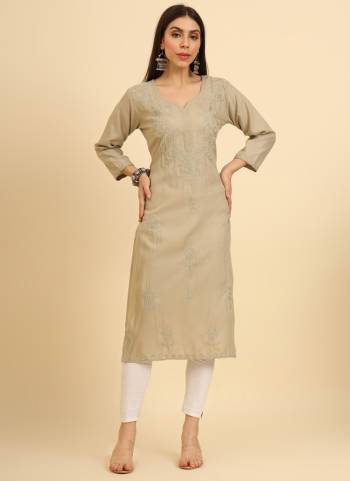 Looking These Beautiful Looking Readymade Kurti.These Kurti is Fabricated On Cotton.Its Beautified With Designer Lucknowi Chikankari Thread Embroidery Work.