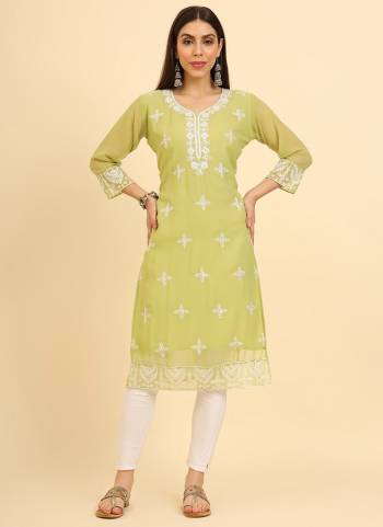 Garb These Beautiful Looking Readymade Kurti.These Kurti is Fabricated On Georgette.Its Beautified With Designer Lucknowi Chikankari Thread Embroidery Work.