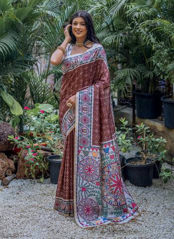 Attrective These Festive Wear Saree in Fine Colored.These Saree And Blouse is Fabricated On Tussar Silk.Its Beautified With Designer Bandhani With Madhubani Printed.